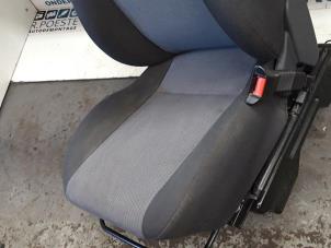 Gebrauchte Sitz rechts Opel Meriva 1.6 16V Preis € 85,00 Margenregelung angeboten von Autodemontagebedrijf R. Poeste