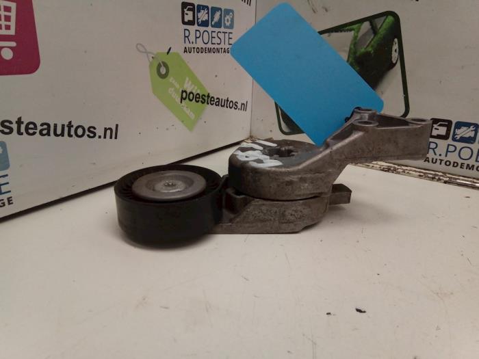 Usados Rodillo tensor correa múltiple Audi A3 (8L1) 1.6 Precio € 20,00 Norma de margen ofrecido por Autodemontagebedrijf R. Poeste B.V.