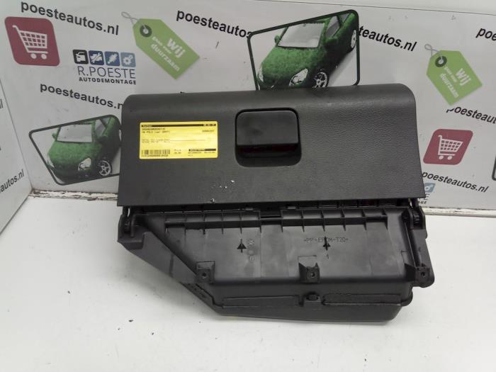 Begagnade Handskfack Volkswagen Polo IV (9N1/2/3) 1.8 GTI T 20V Pris € 20,00 Marginaltabell erbjuds av Autodemontagebedrijf R. Poeste B.V.