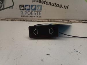Used Electric window switch Peugeot 205 II (20A/C) 1.4 Price € 10,00 Margin scheme offered by Autodemontagebedrijf R. Poeste B.V.