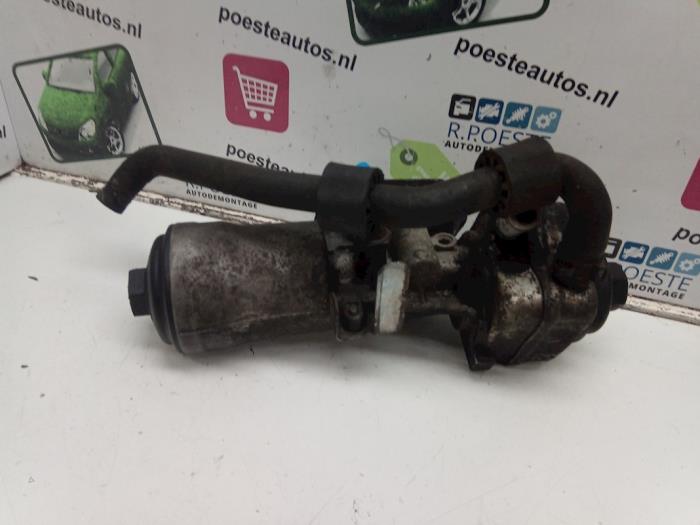 Gebrauchte Ölfiltergehäuse Volkswagen Caddy III (2KA,2KH,2CA,2CH) 2.0 SDI Preis € 40,00 Margenregelung angeboten von Autodemontagebedrijf R. Poeste B.V.