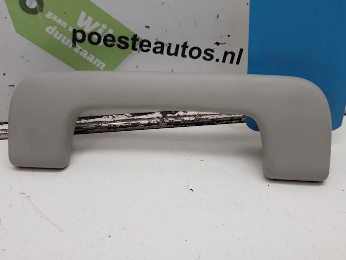 Handle from a Audi A6 (C6) 2.4 V6 24V 2004