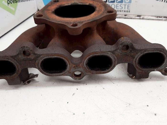 Exhaust manifold from a Ford Fiesta 4 1.25 16V 1997