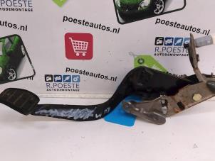Used Brake pedal Mitsubishi Colt (Z2/Z3) 1.3 16V Price € 35,00 Margin scheme offered by Autodemontagebedrijf R. Poeste
