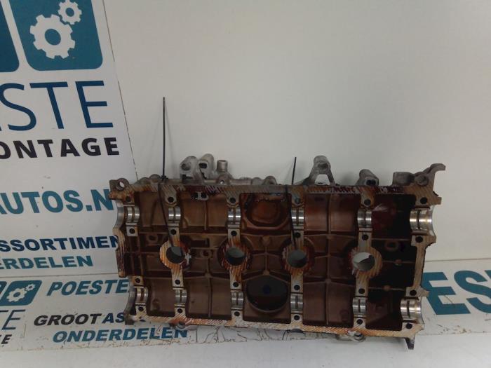 Rocker cover from a Renault Clio II (BB/CB) 1.4 16V 2001