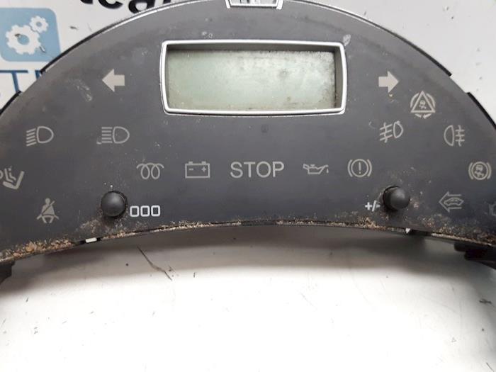 Begagnade Innerdisplay Citroen C8 (EA/EB) 2.0 16V Pris € 20,00 Marginaltabell erbjuds av Autodemontagebedrijf R. Poeste B.V.