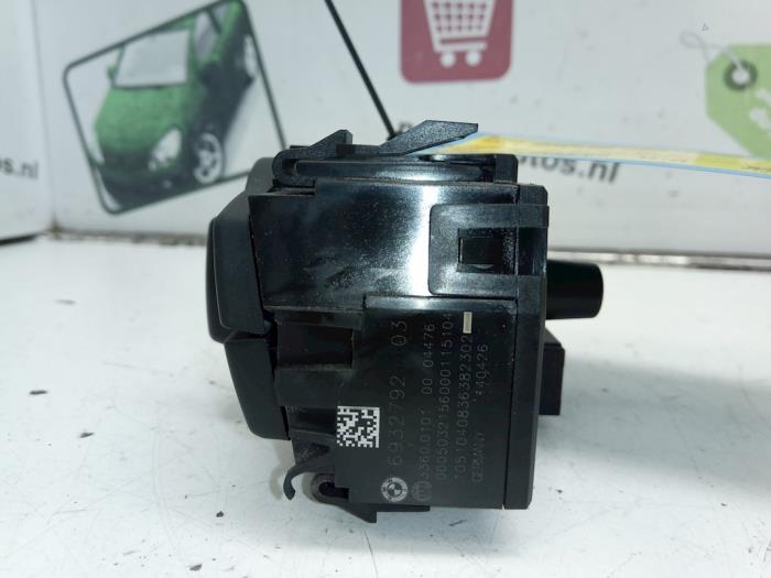 Light switch from a BMW 1 serie (E87/87N) 118d 16V 2005