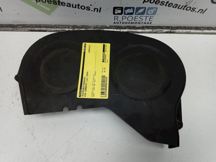 Gebrauchte Kettenkasten Deckel Kia Sorento I (JC) 3.5 V6 24V Preis € 25,00 Margenregelung angeboten von Autodemontagebedrijf R. Poeste B.V.