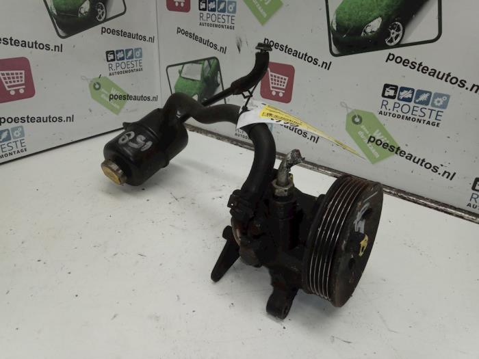 Usagé Pompe de direction Ssang Yong Musso 2.9TD Prix € 50,00 Règlement à la marge proposé par Autodemontagebedrijf R. Poeste B.V.
