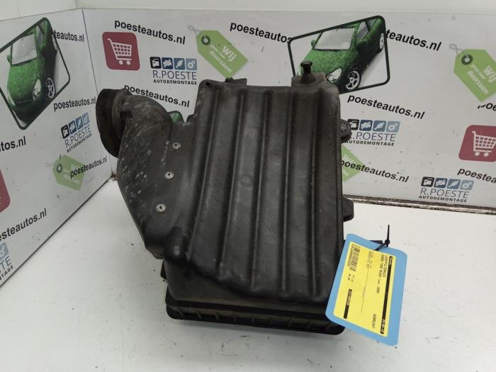 Gebrauchte Luftfiltergehäuse Ssang Yong Musso 2.9TD Preis € 40,00 Margenregelung angeboten von Autodemontagebedrijf R. Poeste B.V.