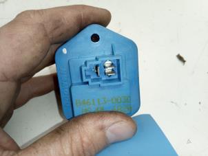 Used Heater resistor Kia Sorento I (JC) 3.5 V6 24V Price € 30,00 Margin scheme offered by Autodemontagebedrijf R. Poeste B.V.