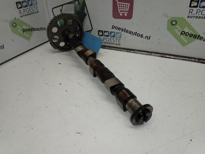 Camshaft from a Fiat Punto II (188) 1.2 60 S 2002