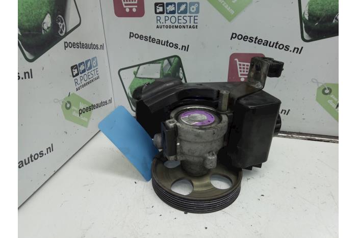 Power steering pump from a Peugeot 206 (2A/C/H/J/S) 1.4 XR,XS,XT,Gentry 2003