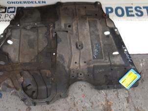 Used Engine protection panel Kia Sorento I (JC) 3.5 V6 24V Price € 50,00 Margin scheme offered by Autodemontagebedrijf R. Poeste B.V.
