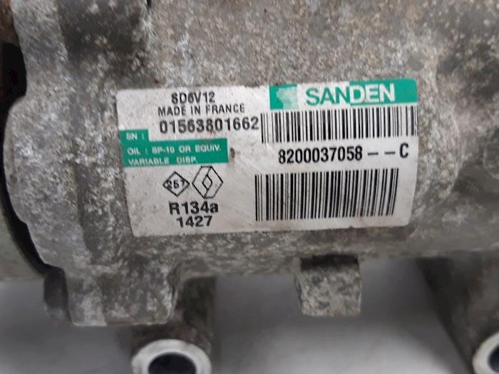 Usagé Pompe clim Renault Twingo (C06) 1.2 Prix € 42,00 Règlement à la marge proposé par Autodemontagebedrijf R. Poeste B.V.