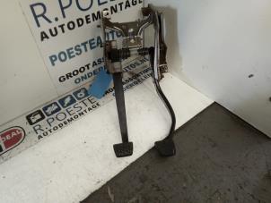 Used Brake pedal Opel Meriva 1.6 16V Price € 50,00 Margin scheme offered by Autodemontagebedrijf R. Poeste B.V.