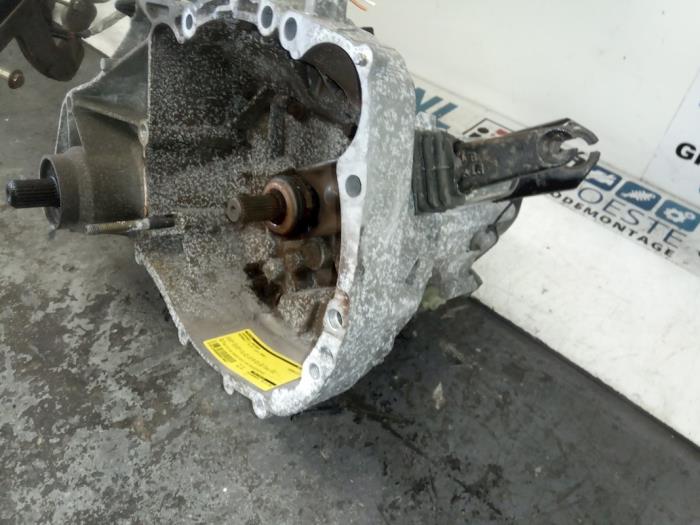 Getriebe van een Renault Clio II (BB/CB) 1.2 2002