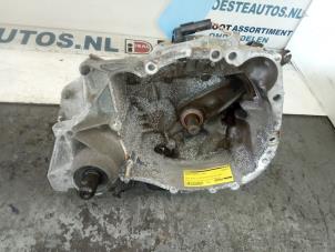 Getriebe van een Renault Clio II (BB/CB) 1.2 2002
