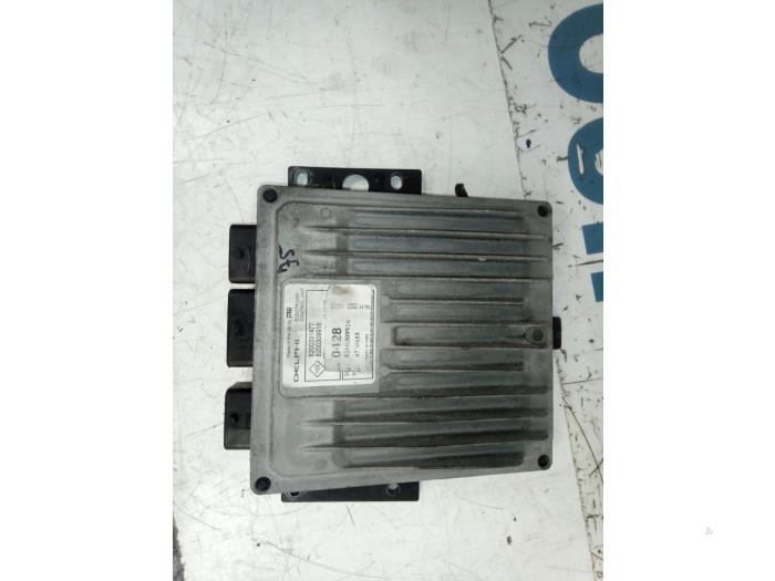 Used Engine management computer Renault Kangoo Express (FC) 1.5 dCi 60 Price € 75,00 Margin scheme offered by Autodemontagebedrijf R. Poeste B.V.
