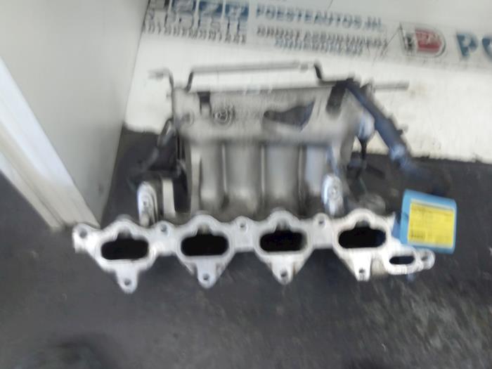 Gebrauchte Ansaugbrugge Hyundai Santa Fe I 2.4 16V 4x4 Preis € 150,00 Margenregelung angeboten von Autodemontagebedrijf R. Poeste B.V.