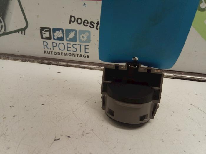 Ignition switch contact