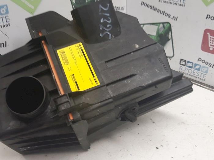 Begagnade Luftfilterhus Volkswagen Fox (5Z) 1.2 Pris € 30,00 Marginaltabell erbjuds av Autodemontagebedrijf R. Poeste B.V.