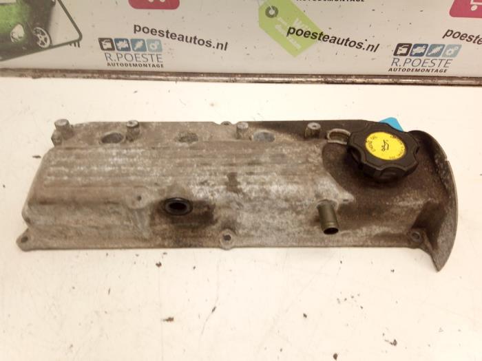Ventildeckel van een Suzuki Wagon-R+ (RB) 1.3 16V 2001