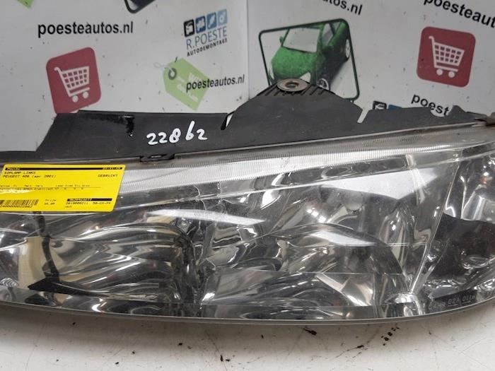 Gebrauchte Scheinwerfer links Peugeot 406 Break (8E/F) 2.2 16V Preis € 35,00 Margenregelung angeboten von Autodemontagebedrijf R. Poeste B.V.
