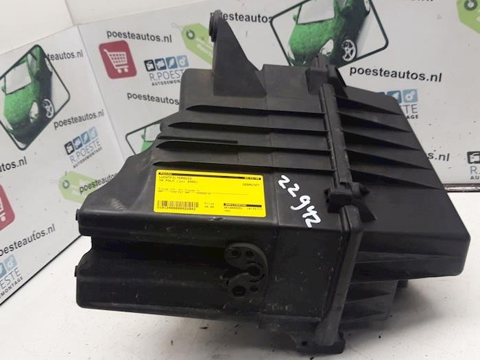 Begagnade Luftfilterhus Volkswagen Polo IV (9N1/2/3) 1.4 TDI 75 Pris € 30,00 Marginaltabell erbjuds av Autodemontagebedrijf R. Poeste B.V.
