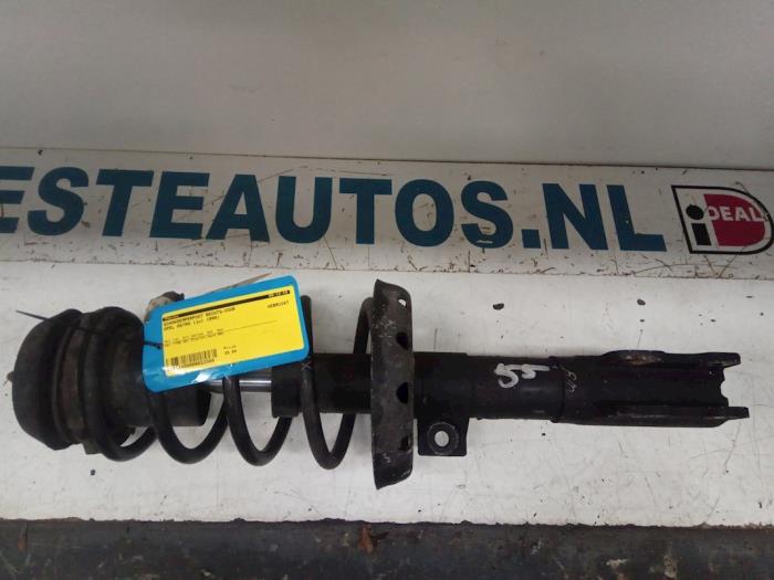 Front shock absorber rod, right from a Opel Astra G Caravan (F35) 1.7 DTL 1999