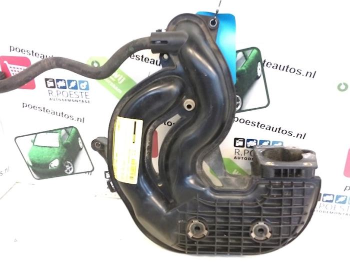 Gebrauchte Ansaugbrugge BMW 3 serie (E46/4) 318i Preis € 55,00 Margenregelung angeboten von Autodemontagebedrijf R. Poeste B.V.