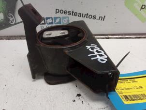 Gebrauchte Getriebe Halterung Kia Picanto (BA) 1.1 12V Preis € 30,00 Margenregelung angeboten von Autodemontagebedrijf R. Poeste B.V.