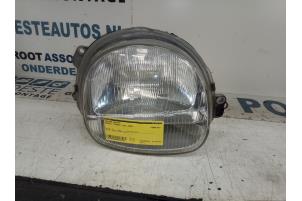 Used Headlight, right Renault Twingo (C06) 1.2 Price € 20,00 Margin scheme offered by Autodemontagebedrijf R. Poeste B.V.