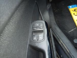 Gebrauchte Elektrisches Fenster Schalter Opel Corsa D 1.3 CDTi 16V ecoFLEX Preis € 20,00 Margenregelung angeboten von Autodemontagebedrijf R. Poeste