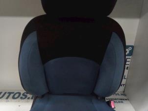 Gebrauchte Sitz rechts Peugeot 206 (2A/C/H/J/S) 1.4 XR,XS,XT,Gentry Preis € 50,00 Margenregelung angeboten von Autodemontagebedrijf R. Poeste B.V.