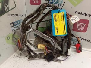 Usados Mazo de cables Renault Twingo (C06) 1.2 Precio € 40,00 Norma de margen ofrecido por Autodemontagebedrijf R. Poeste B.V.