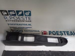 Used Middle console Opel Combo (Corsa C) 1.7 DTI 16V Price € 25,00 Margin scheme offered by Autodemontagebedrijf R. Poeste B.V.