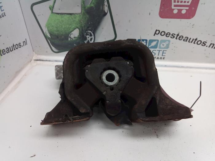 Used Engine mount Opel Combo (Corsa C) 1.7 DTI 16V Price € 20,00 Margin scheme offered by Autodemontagebedrijf R. Poeste B.V.