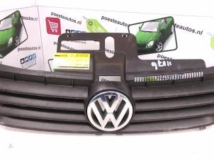 Usados Rejilla Volkswagen Polo IV (9N1/2/3) 1.2 Precio € 20,00 Norma de margen ofrecido por Autodemontagebedrijf R. Poeste B.V.