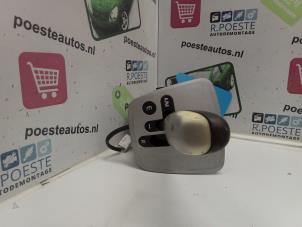 Used Automatic gear selector Fiat Idea (350AX) 1.4 16V Price € 75,00 Margin scheme offered by Autodemontagebedrijf R. Poeste