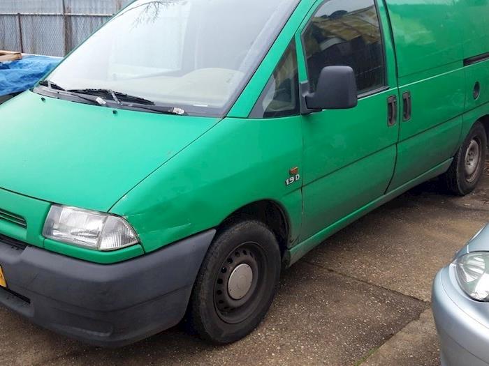 Używane Kierunkowskaz lewy Citroen Jumpy (U64) 1.9Di Cena € 10,00 Procedura marży oferowane przez Autodemontagebedrijf R. Poeste B.V.