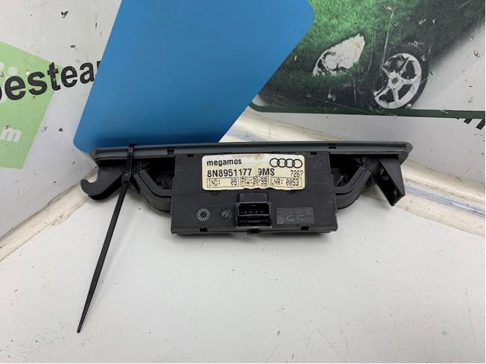 Begagnade Larmsensor Audi TT (8N3) 1.8 20V Turbo Pris € 20,00 Marginaltabell erbjuds av Autodemontagebedrijf R. Poeste B.V.