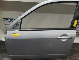 Używane Drzwi lewe przednie wersja 4-drzwiowa Mitsubishi Outlander (CU) 2.0 16V 4x2 Cena € 90,00 Procedura marży oferowane przez Autodemontagebedrijf R. Poeste B.V.
