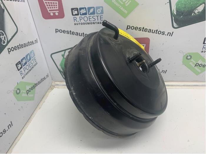 Usagé Assistant de freinage Mitsubishi Outlander (CU) 2.0 16V 4x2 Prix € 60,00 Règlement à la marge proposé par Autodemontagebedrijf R. Poeste B.V.
