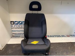 Used Seat, right Mitsubishi Outlander (CU) 2.0 16V 4x2 Price € 75,00 Margin scheme offered by Autodemontagebedrijf R. Poeste B.V.