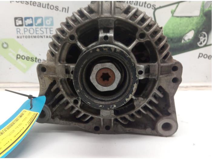 Begagnade Dynamo Renault Espace (JE) 3.0i V6 24V Kat. Pris € 20,00 Marginaltabell erbjuds av Autodemontagebedrijf R. Poeste B.V.