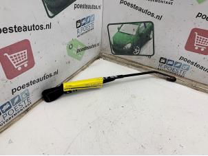 Used Rear wiper arm Hyundai Atos 1.0 12V Price € 15,00 Margin scheme offered by Autodemontagebedrijf R. Poeste