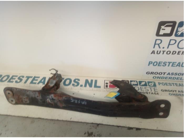 Usados Subchasis Volvo V40 (VW) 1.8 16V Precio € 50,00 Norma de margen ofrecido por Autodemontagebedrijf R. Poeste B.V.