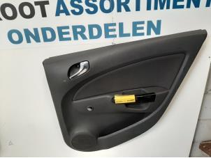 Używane Tapicerka drzwi prawych tylnych wersja 4-drzwiowa Opel Corsa D 1.4 16V Twinport Cena € 50,00 Procedura marży oferowane przez Autodemontagebedrijf R. Poeste B.V.