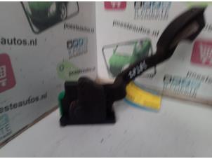 Used Accelerator pedal Opel Corsa D 1.4 16V Twinport Price € 30,00 Margin scheme offered by Autodemontagebedrijf R. Poeste B.V.